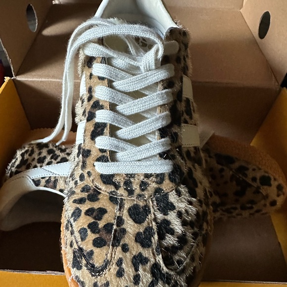 Gola Animal Print Sneakers with White and Tan Accents Like New - Picture 4 of 8